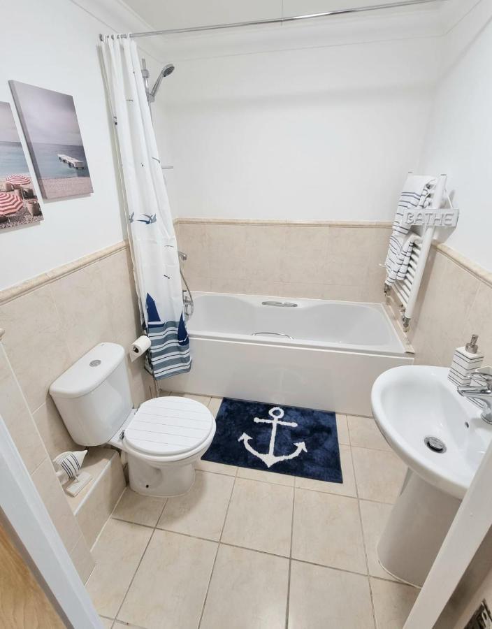 Centrally Located Boscombe Beach Apart With Parking Bornemouth Extérieur photo
